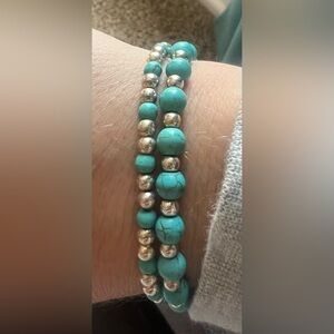 Set of 2 turquoise colored bead bracelets